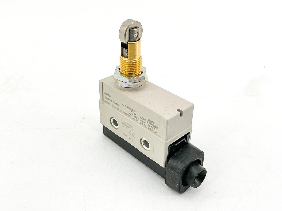 New Omron D4MC-5040 Limit Switch 250V 10A - No Box