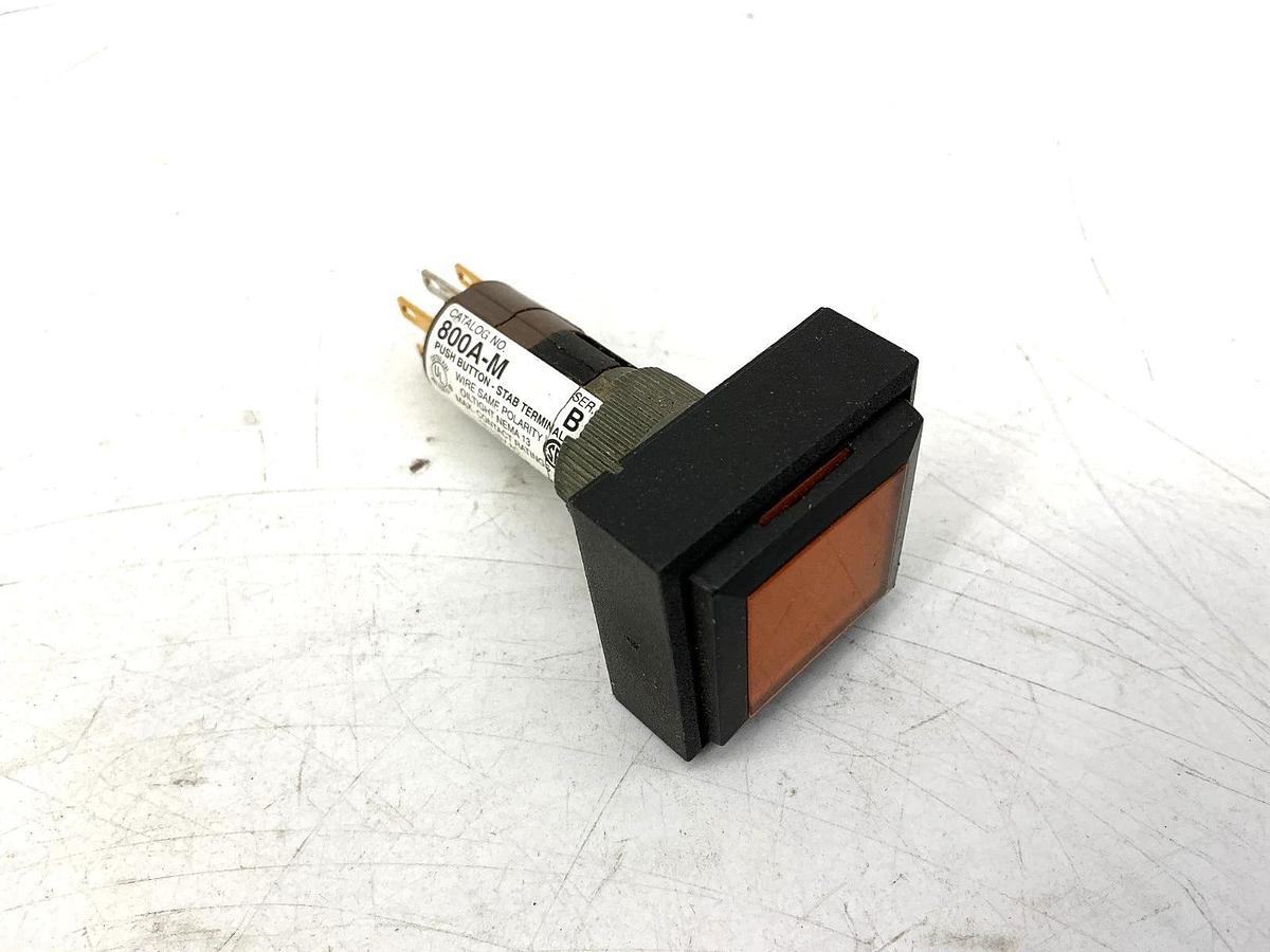 Lot of 2 New Allen Bradley 800A-M2DA Ser B Momentary Pushbutton Amber 6-Pin