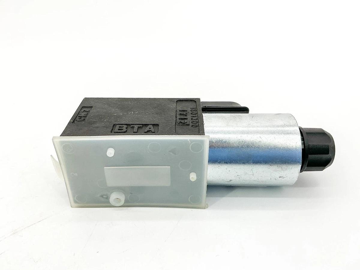 New Parker D1VW020BNJW4-94 Hydraulic Control Valve 4000PSI 24VDC 1.39A
