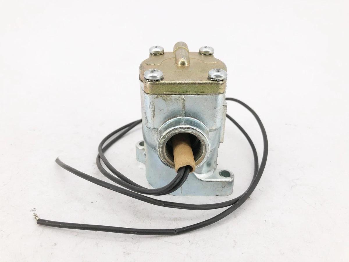 New Parker K085-1019 Pilot Valve 110/120V - No Box