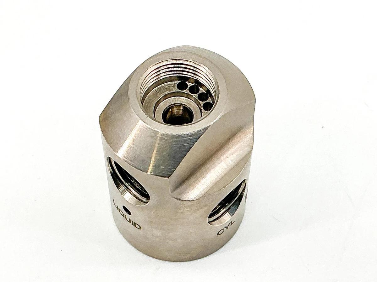 New Spraying Systems CP14676-NP Brass Body Air Atomizing Nozzle 14675-JJ