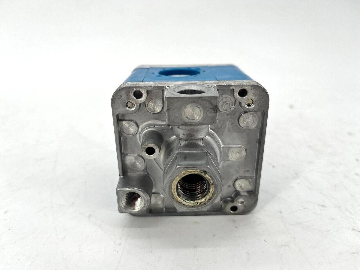 Used Honeywell Cleaver Brooks C6097B1176 Gas Pressure Switch w/ Manual Reset M2