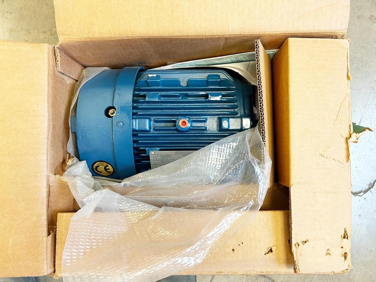 New Siemens 1LA91826YK60 AC Motor RGZESD 1.5 HP 230/460V 3PH HPG1050