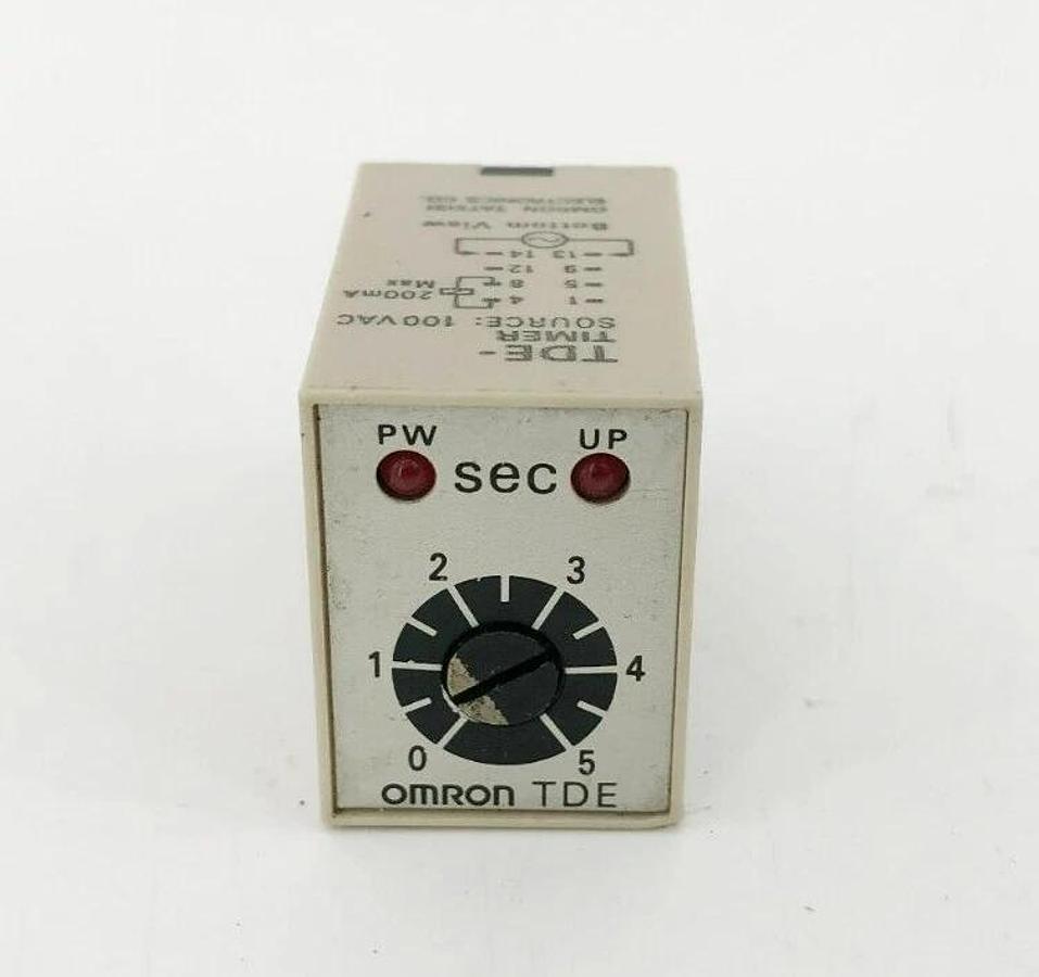 New Omron Type TDE Timer 100VAC 5s.