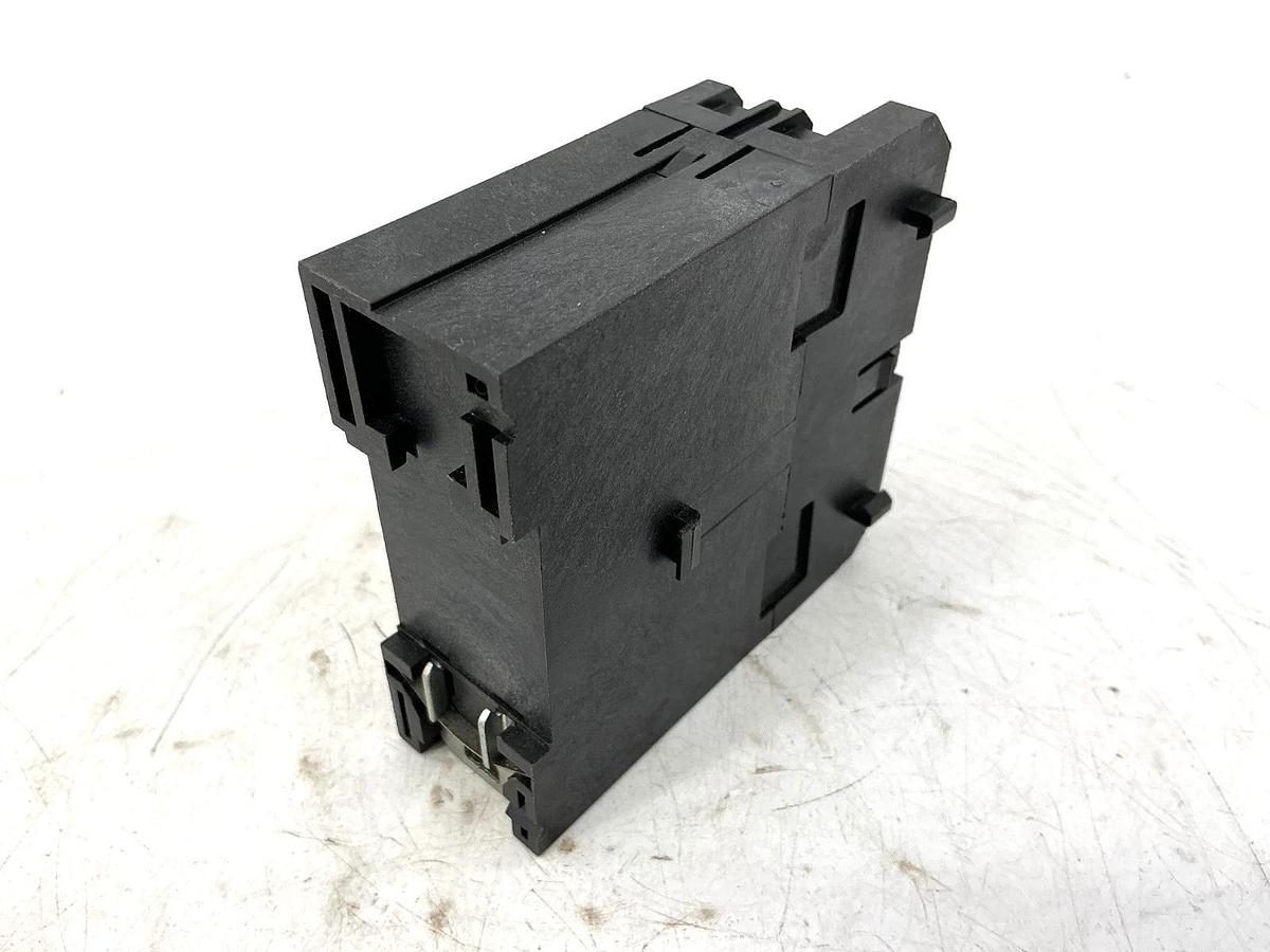 Used Eaton Cutler-Hammer C320TM30A Ser A1 Time Delay Relay Range 3-30sec 120V 50/60HZ