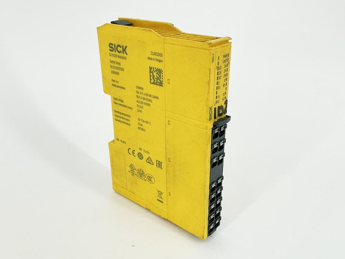 Used Sick RLY3-OSSD300 Safety Relay Module 24V 2.5W 1099969