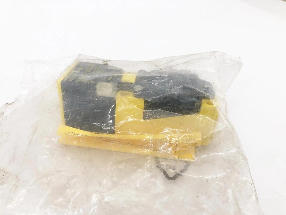 New Turck Bi15-CP40-FZ3X2/S10 Proximity Sensor 20-250VAC 13410 - No Box