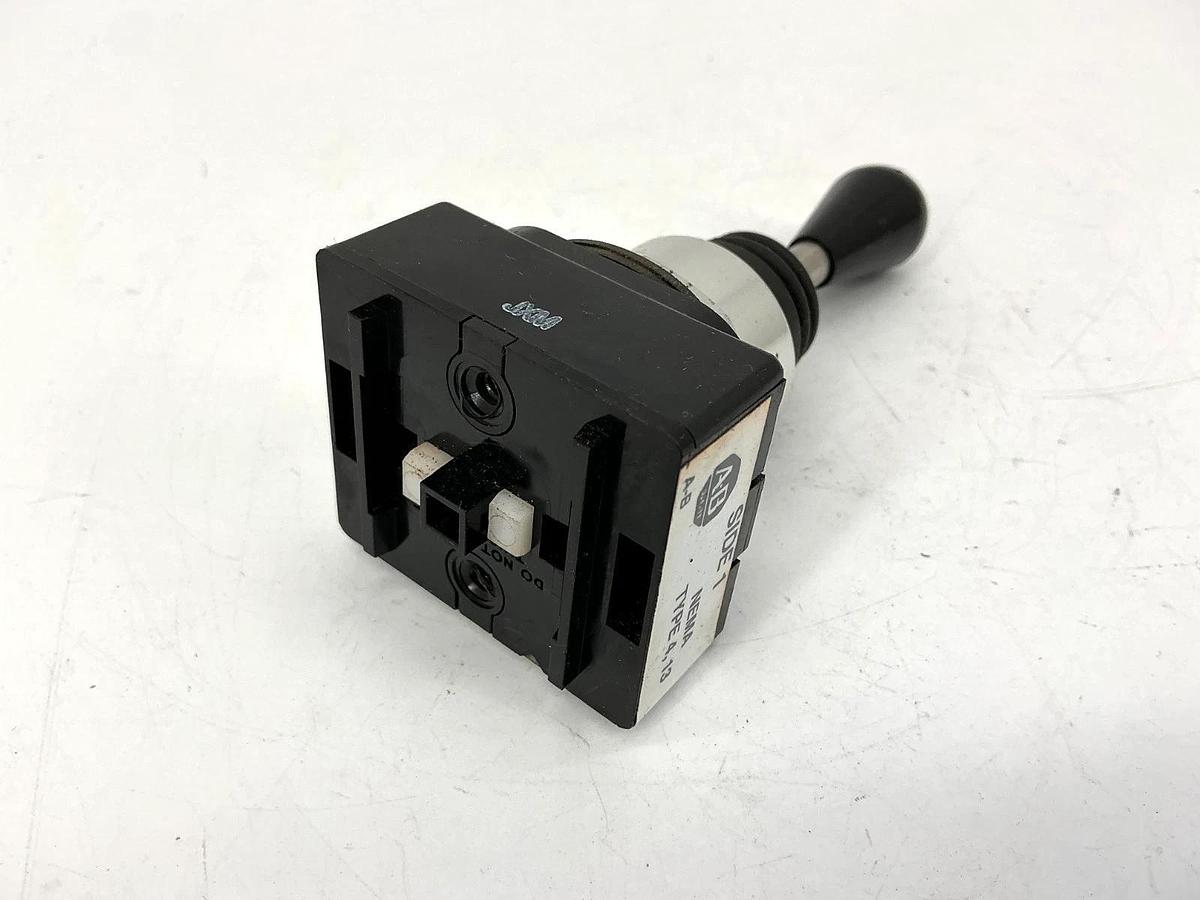 Used Lot of 2 Allen Bradley 800T-T2F3 Ser T Toggle Switch 2-Way MISSING HANDLE CAP