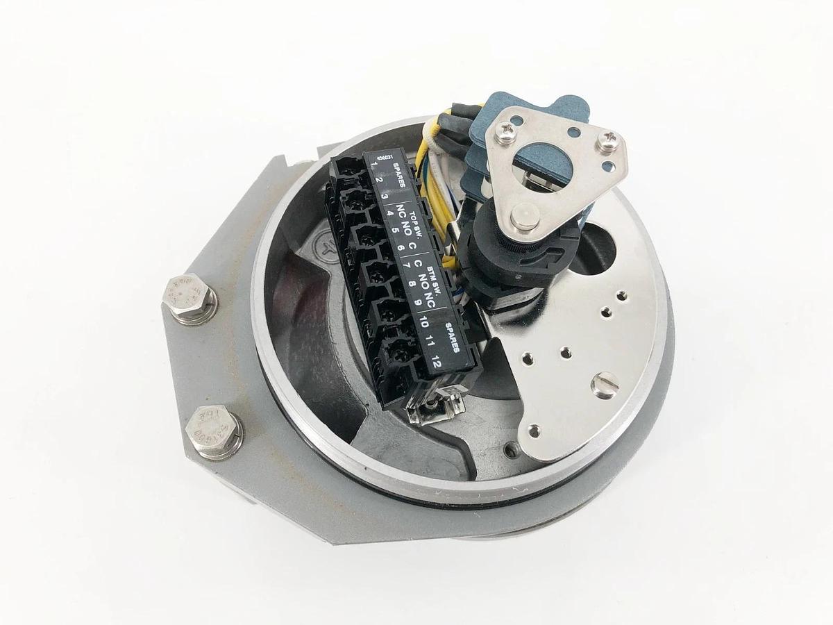 Used StoneL QG2WC02SXA-NES10 Limit Switch 1A 125VAC 4-20mA 10-40VDC