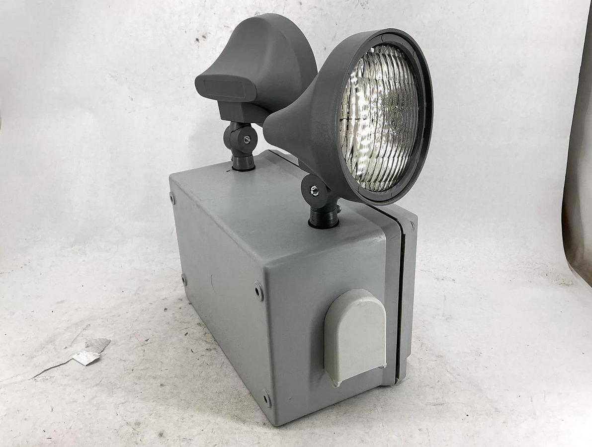 New Cooper Lighting UMB1 Sure-Lites Wet Location Emergency Light 6V 18W - No Box