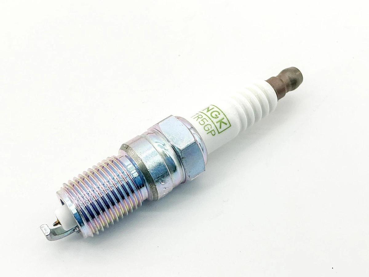 New Pack of 4 NGK TR5GP G-Power Spark Plug 3186