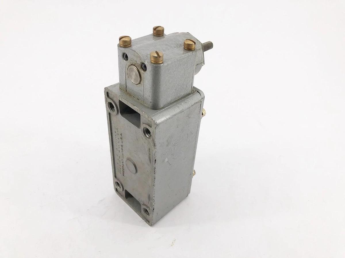 Used Honeywell Microswitch 1ML1 Precision Limit Switch 20A 600VAC