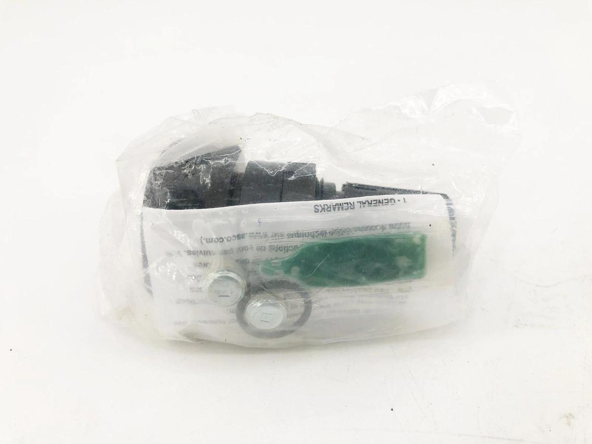 New Asco Numatics R12R-02P Regulator 1/4" NPT 125psi - No Box