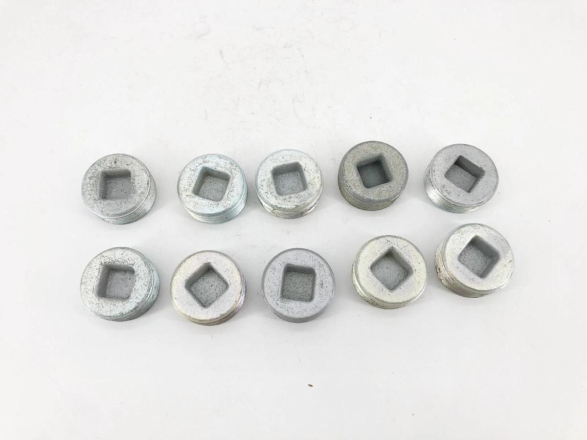 Box of 10 New Cooper Crouse-Hinds PLG5 1-1/2" Recessed Plugs