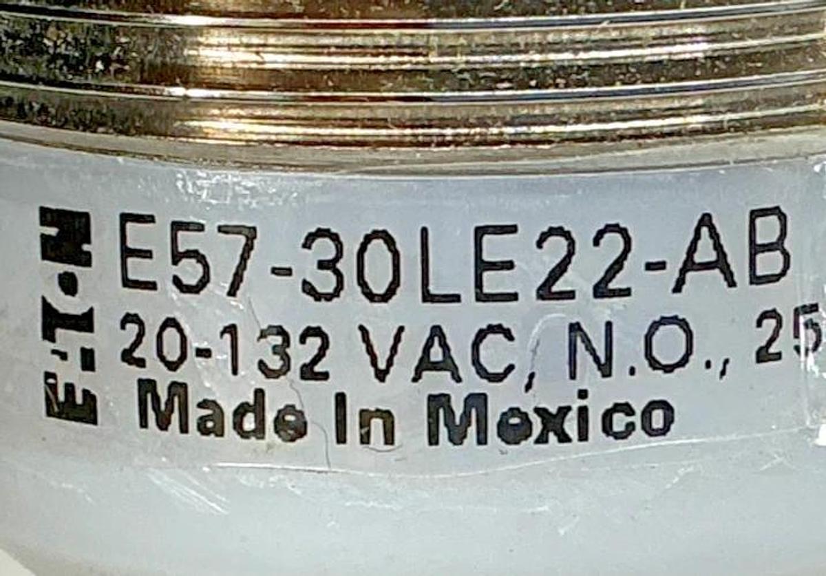 New Eaton E57-30LE22-AB Ser G1 Inductive Proximity Sensor 3P Sn=22mm 20-132VAC