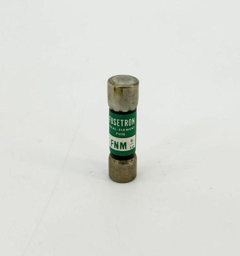 Lot of 4 New Fusetron FNM6/10 Fuses, 0.6A 250VAC
