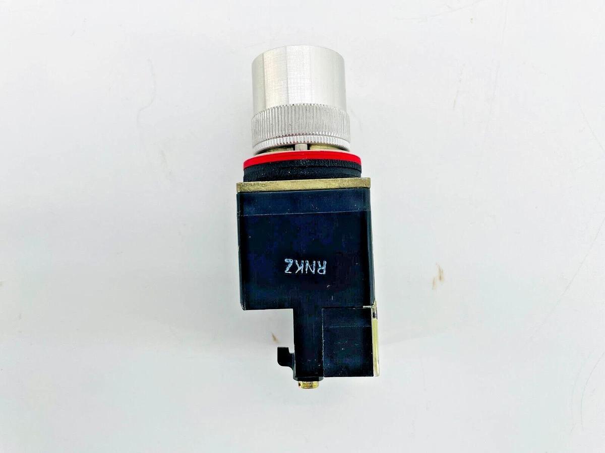 New Allen Bradley 800MR-QA24GA Illuminated Push Button Round 24V Green