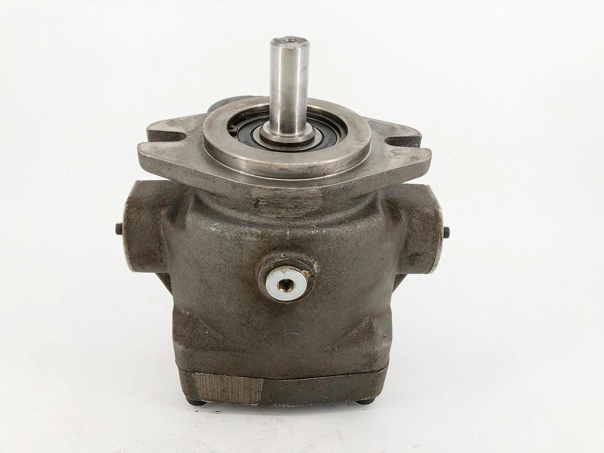 New Parker Denison PV152R1EC00 Hydraulic Piston Pump - No Box