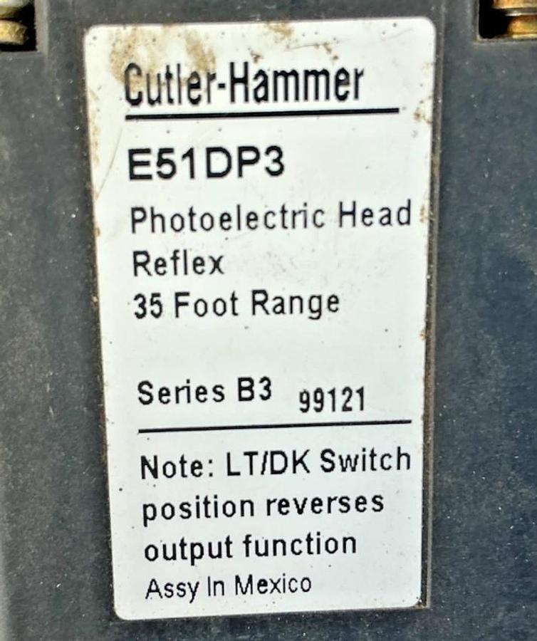 New Cutler-Hammer E51DP3 Ser B3 Photoelectric Head Reflex 35ft Range - No Box