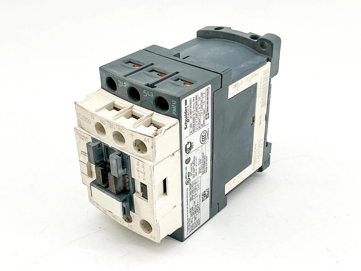 Used Lot of 2 Schneider Electric LC1D09 Contactor 24VDC7.5HP 802546