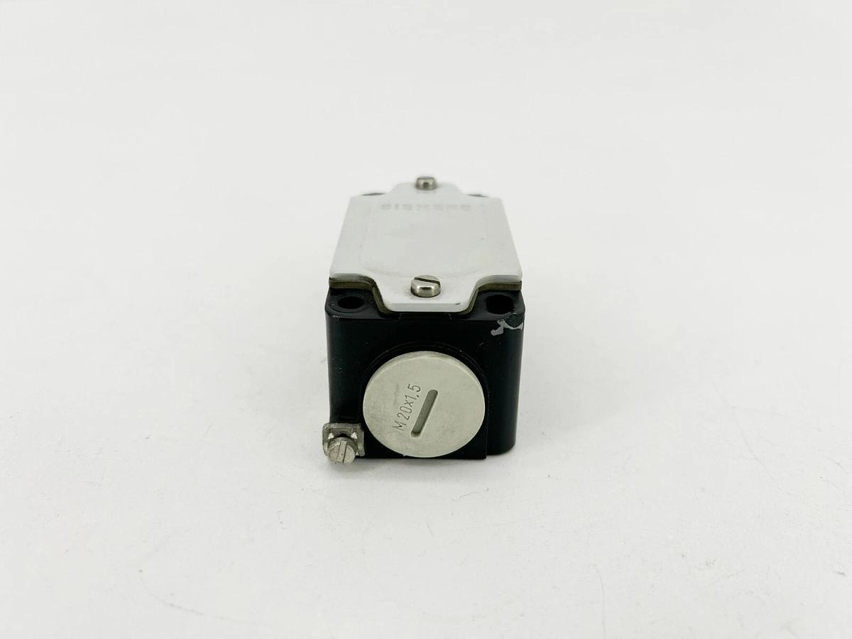 New Siemens 3SE2 120-1DV00-0AE0 Position Switch 1NO 1NC