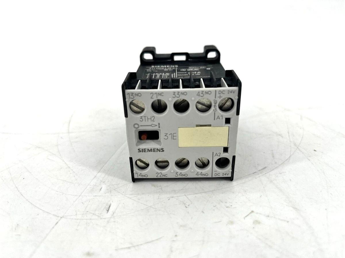 Used Siemens 3TH2031-0FB4 Contactor Relay 24VDC 3NO + 1NC