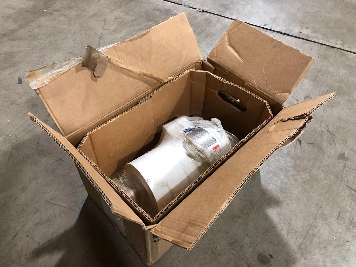 New Dayton 1TRZ5 Washdown Motor 1-1/2 HP 208-230/460V 1740rpm 4.2/2.1A 3PH