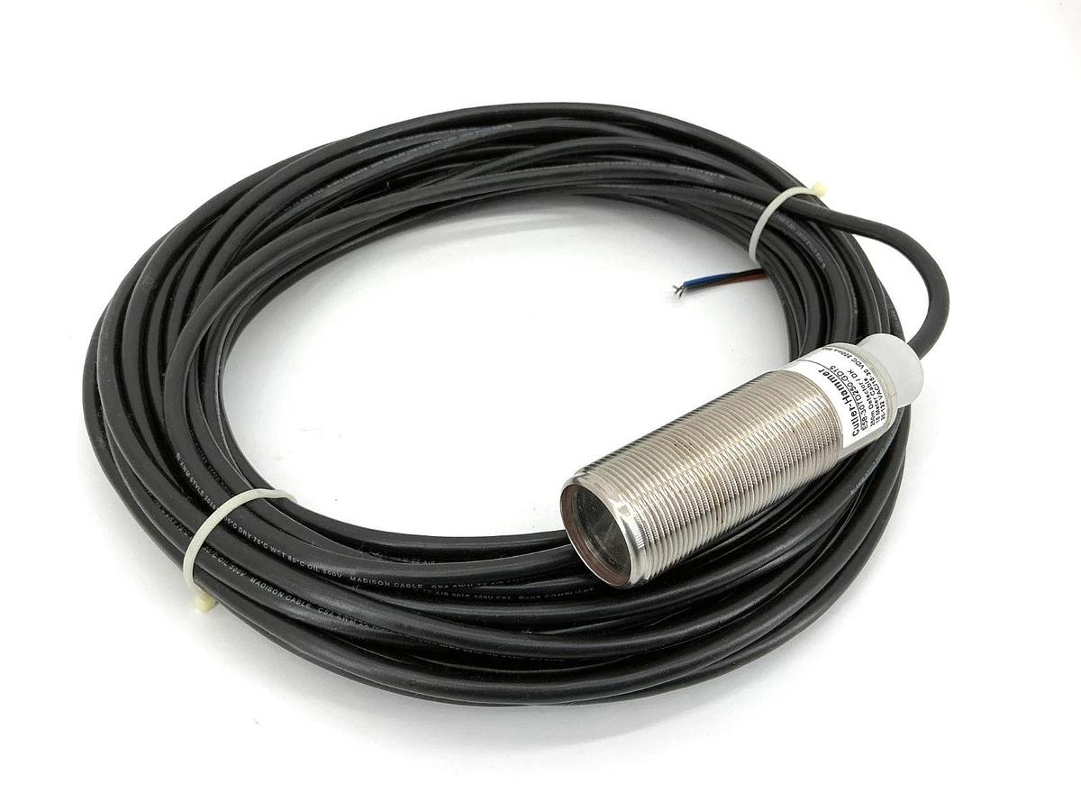 New Eaton Cutler-Hammer E58-30TD250-GD15 Ser A1 Photoelectric Sensor 132V No Box