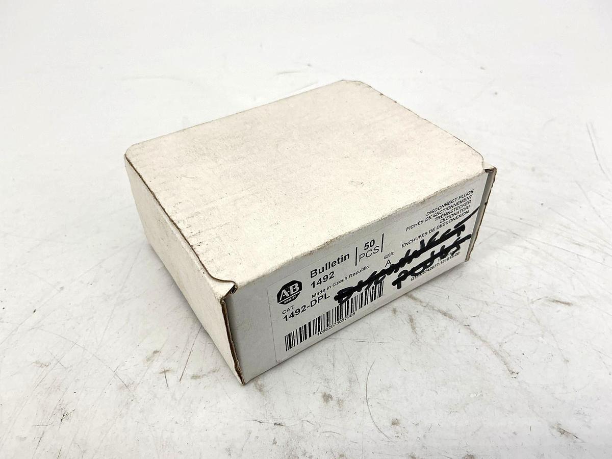 Box of 50 New Allen Bradley 1492-DPL Ser A Disconnect Plugs Gray 1492DPL