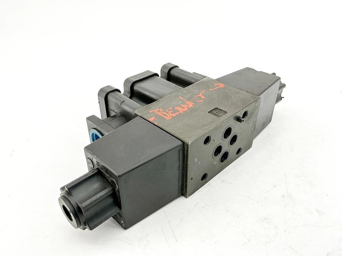 Used Parker D1VW4CNYC-70 Solenoid Valve 5000PSI ,58A 110/120V