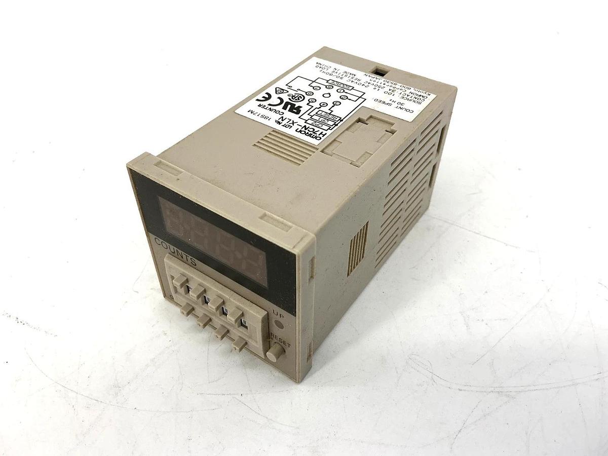 New Omron H7CN-XLN Counter Relay 8-Pin 4-Digit: 0-9999 100-240VAC H7CNXLN