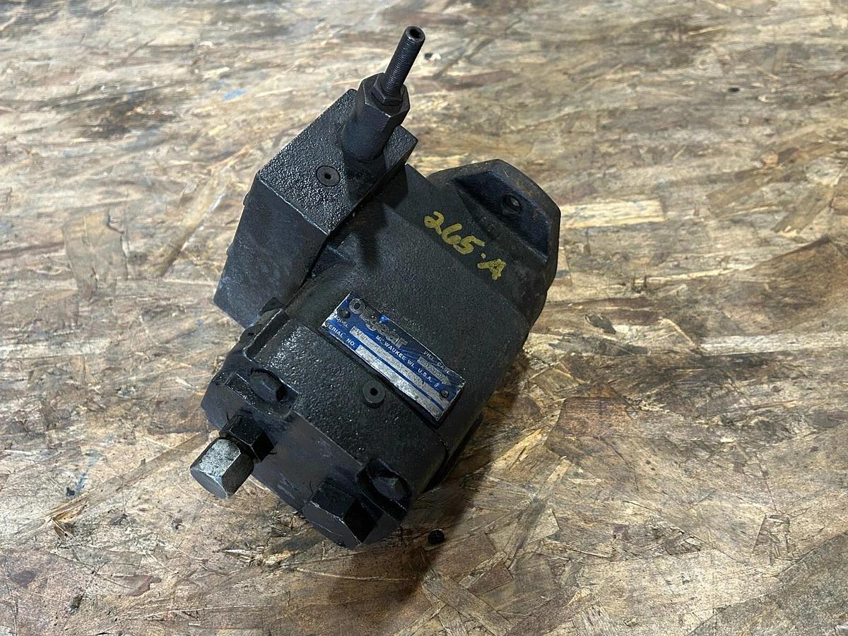 Used OilGear PVWH-10-LSAY-CNNN Hydraulic Pump