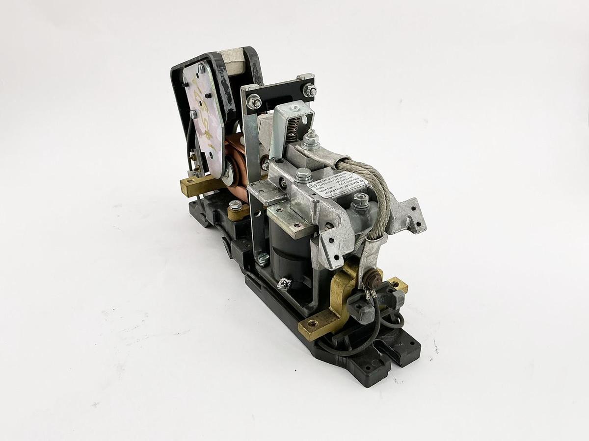 New Hubbell EC&M HCE51018-202-5056 Line Arc DC Contactor 150A Size 4 7004MFO1