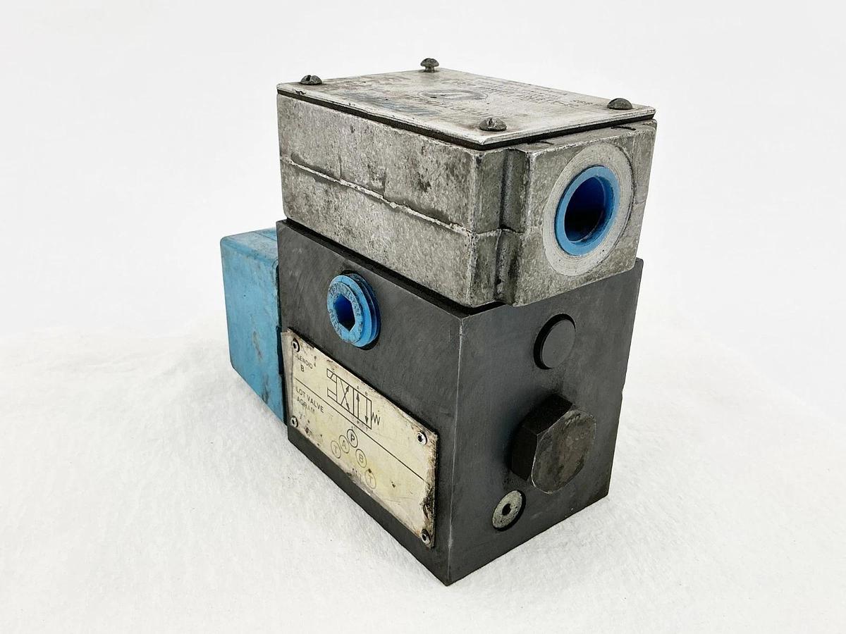 Used Vickers 02-119767-DG4S4W-012A-B-60 Pilot Valve 110/120V .85A A99S