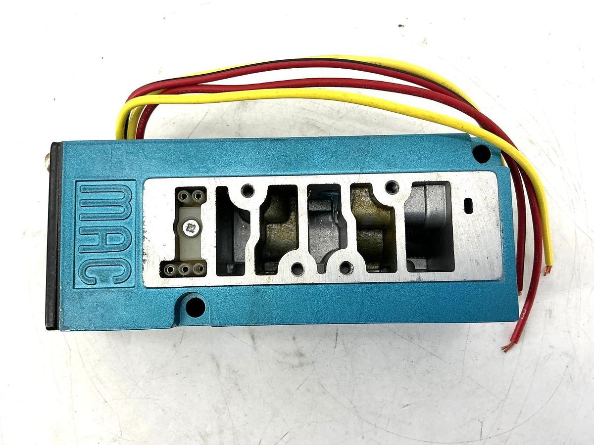 New MAC Valves 93A-000-CAA Pneumatic Valve Base Manifold 4-Wire 1/2"NPTF -No Box