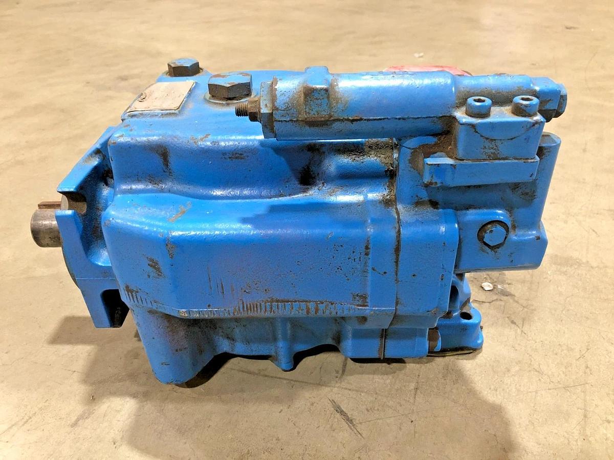 New Vickers PVH131C-RF-13S-10-C25-31 Hydraulic Axial Piston Pump 877366 - No Box