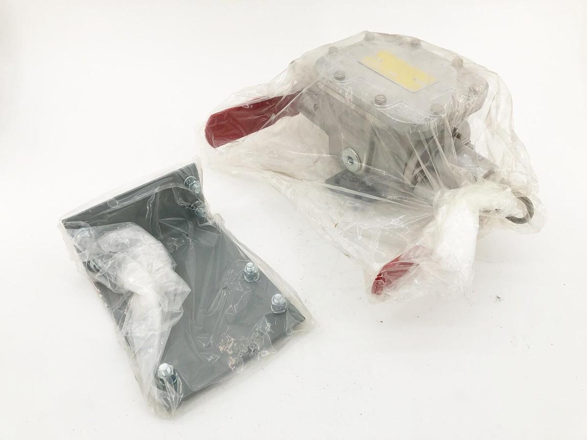 New Conveyor Components PC-D2SX Pull Cord Control SPDT 20A 125/250/480VAC
