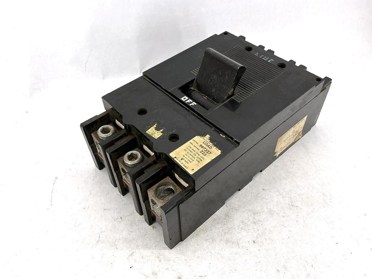 Used Square D 997327 Circuit Breaker Molded Case 3-Pole 3-Phase 225A 600VAC