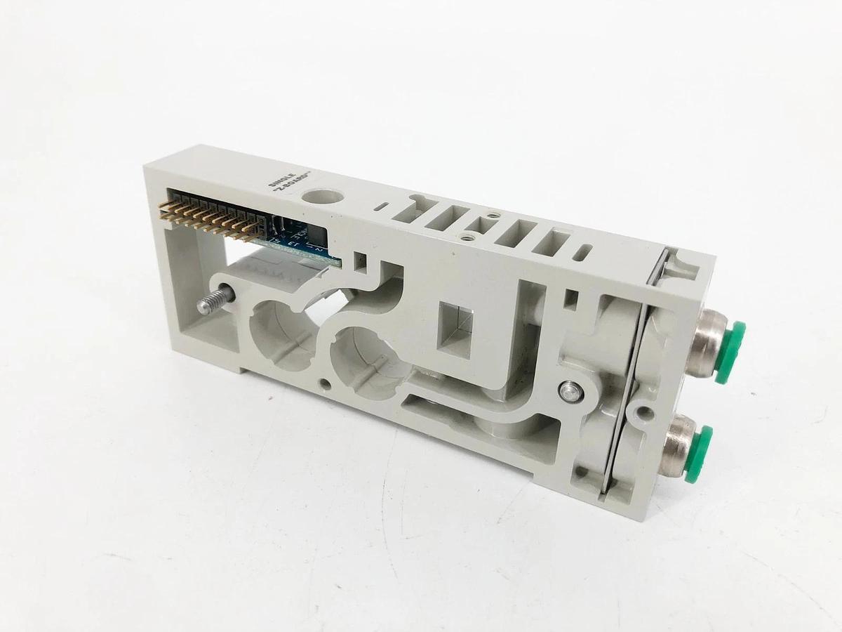 New Numatics 203-1365 Manifold Assembly Z-Board 1/4" Push In Fittings