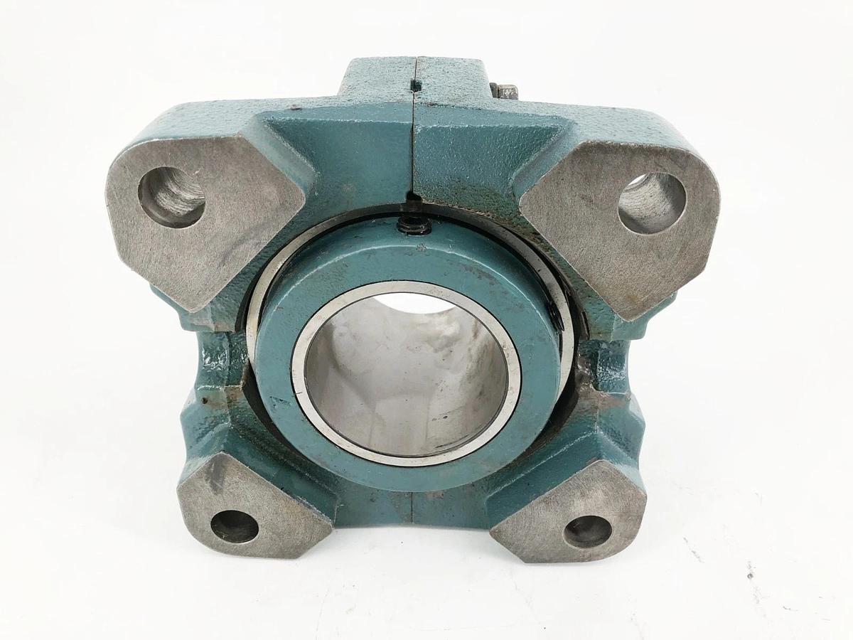 New Dodge F4B-EXL-300R Flange Mount Roller Bearing 3" Bore 077319 - No Box