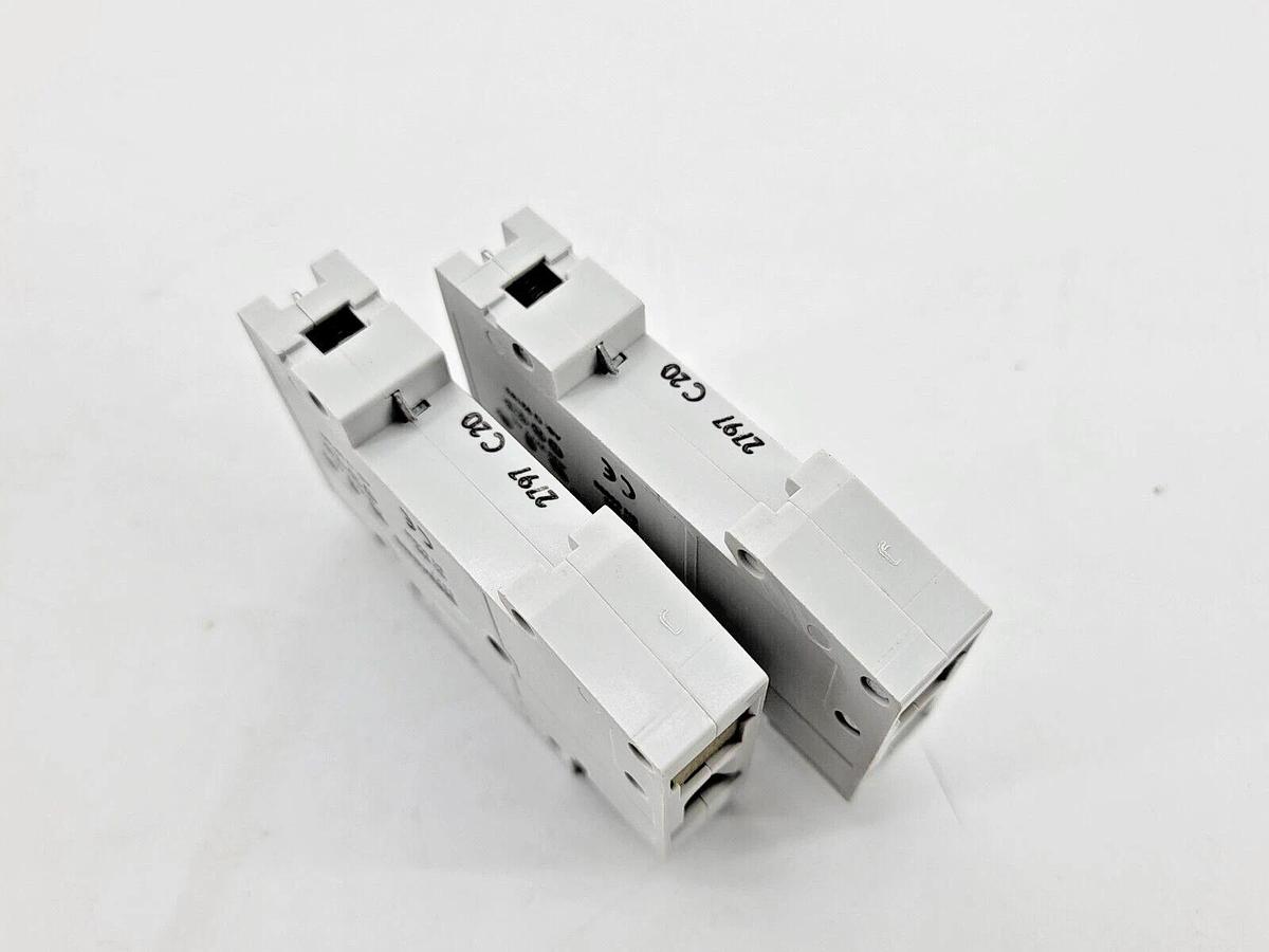 Lot of 2 New Siemens 5SX2120-7 Circuit Breakers 1P 20A C20