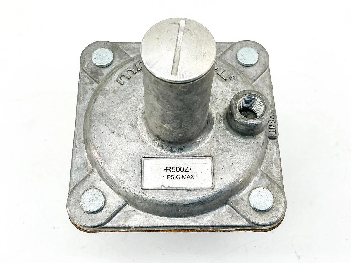 New Maxitrol R500Z Gas Regulator 1 PSIG 1/2NPT - No Box