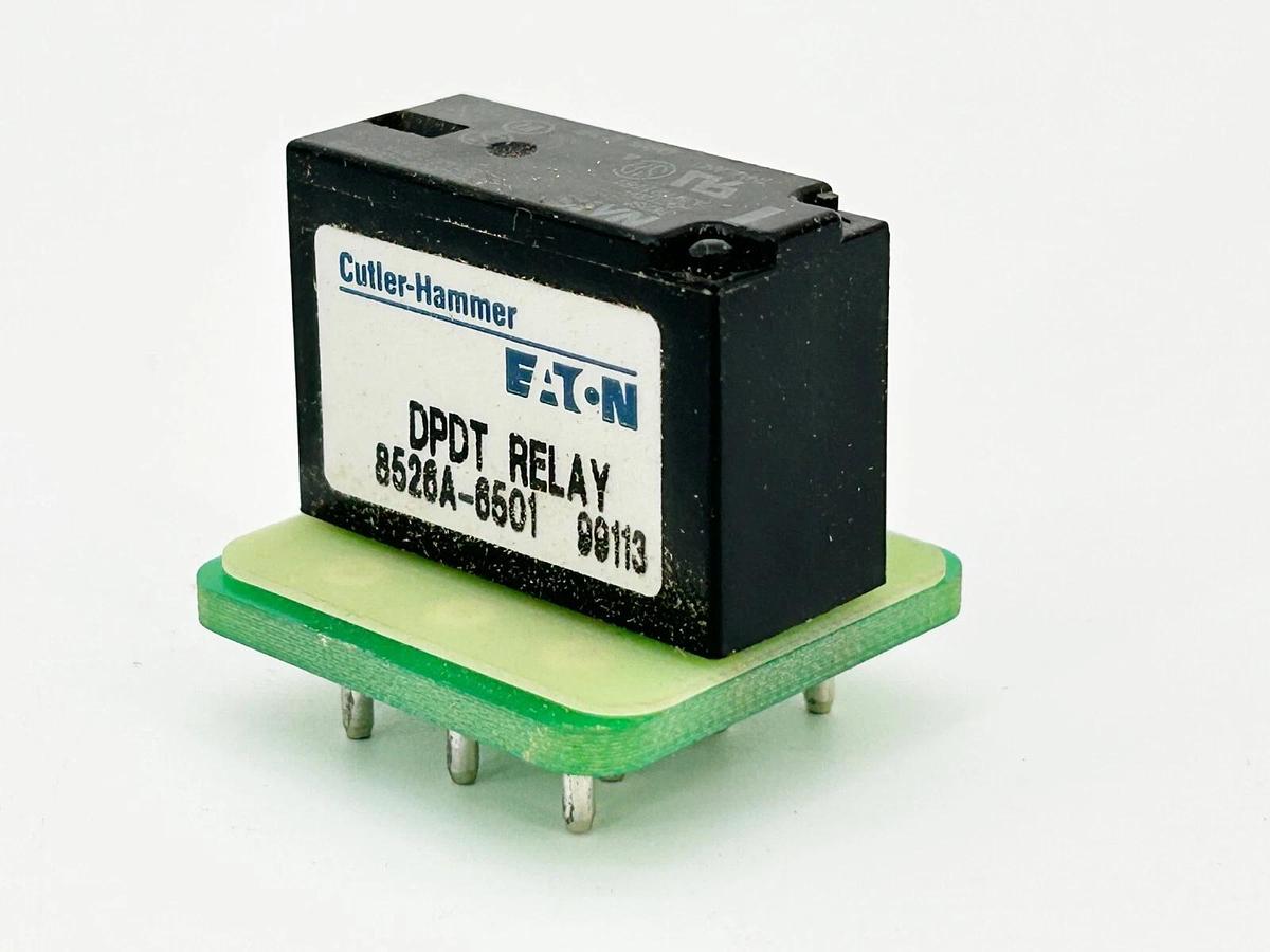 New Cutler Hammer 8526A-6501 Output Device Relay DPDT