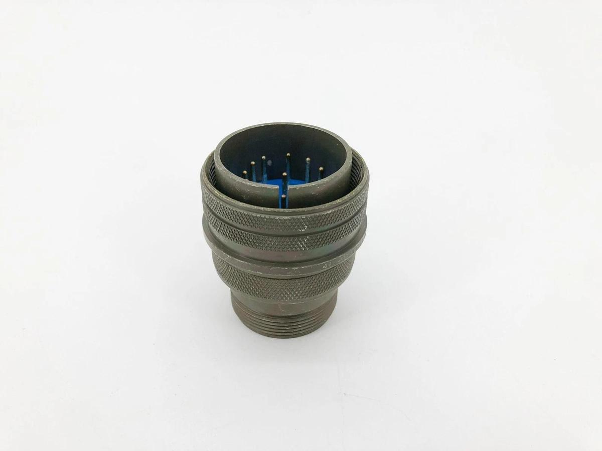 New Amphenol 97-3106A-28-18P Circular MIL Spec Connector 12 Position