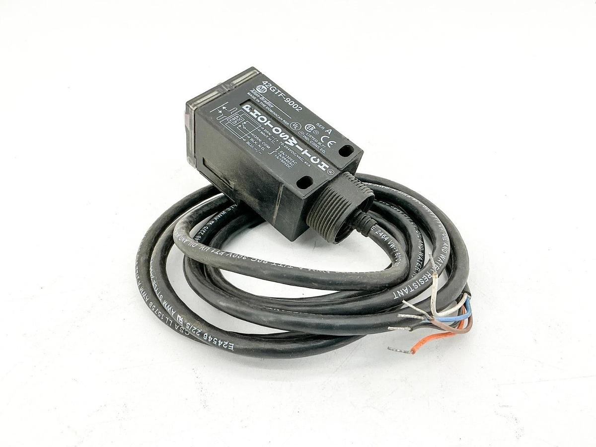 New Allen Bradley 42GTF-9002 Photoswitch Sensor 264VAC 2A Ser.A - No Box