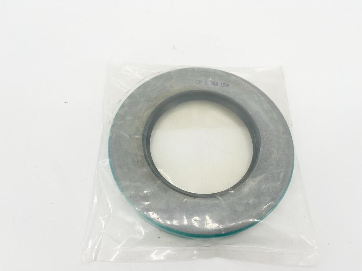 New SKF CR 26368 Oil Seal 2.625" Shaft 4.438" OD 0.438" Width