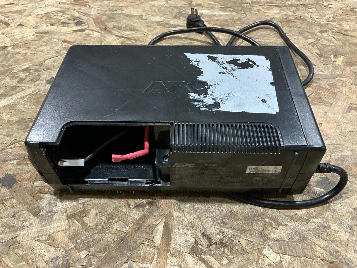 Used APC BR700G Uninterruptible Power Supply 12A 120V 50/60HZ MISSING BATTERY