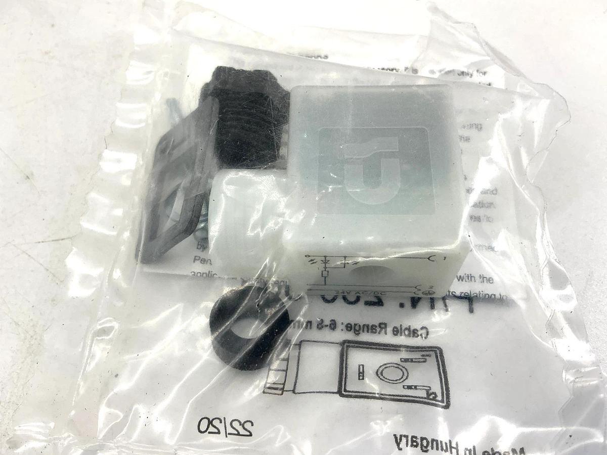 Lot of 2 New Numatics 230-365 Connector 24V Plug-In Socket 3-Pin 10A 250V 230365