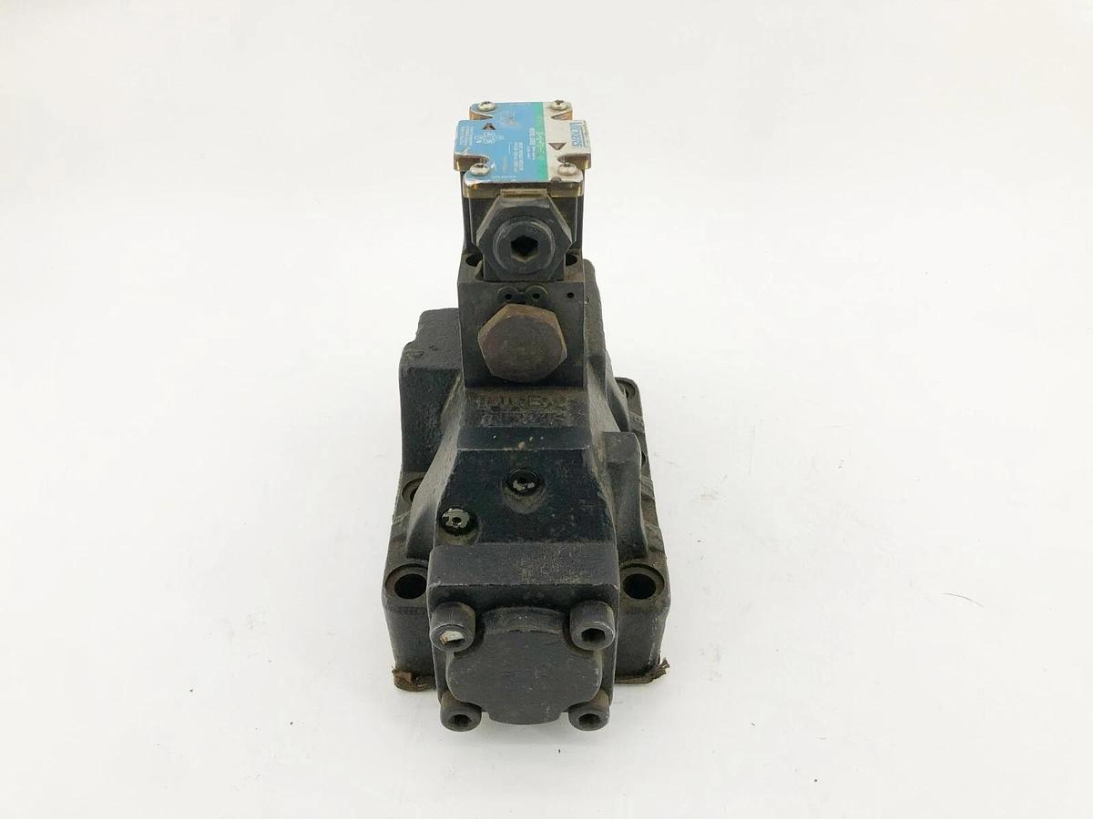 Used Vickers DG5S-8-2A-T-M-FW-B5-30 Solenoid Valve w/ DG4V-3S-2A-M-FW-B5-60