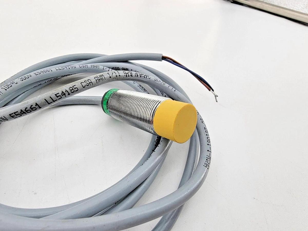 New Turck NI8-M18-AD4X Inductive Proximity Sensor 10-65VDC